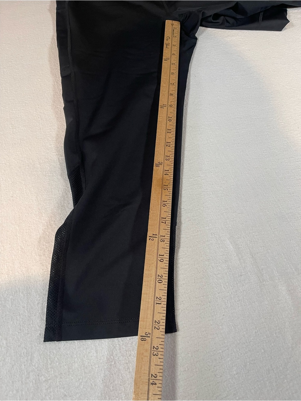 Nike Black Capri Running Leggings with White Swoosh Women’s Large - Picture 16 of 16